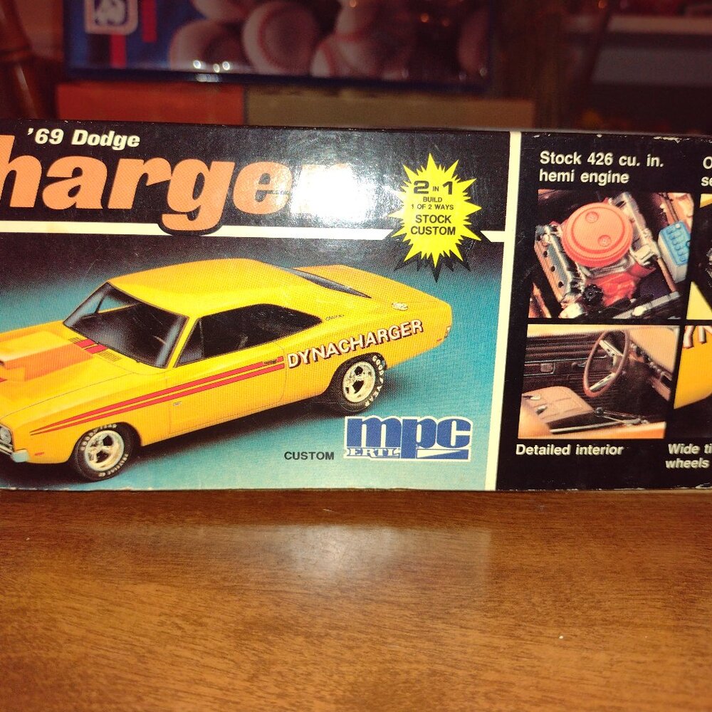 1969 Dodge Charger 500 MPC Ertl Model Car 1/25 Scale - Picture 2 of 7
